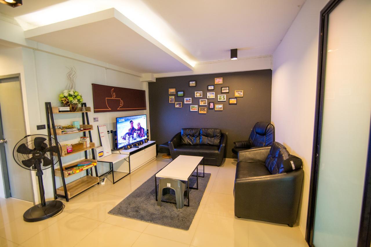 Soft Dormtel Jedyod ซอฟ ดอรมเทล 7 ยอด Vandrarhem Chiang Mai Exteriör bild
